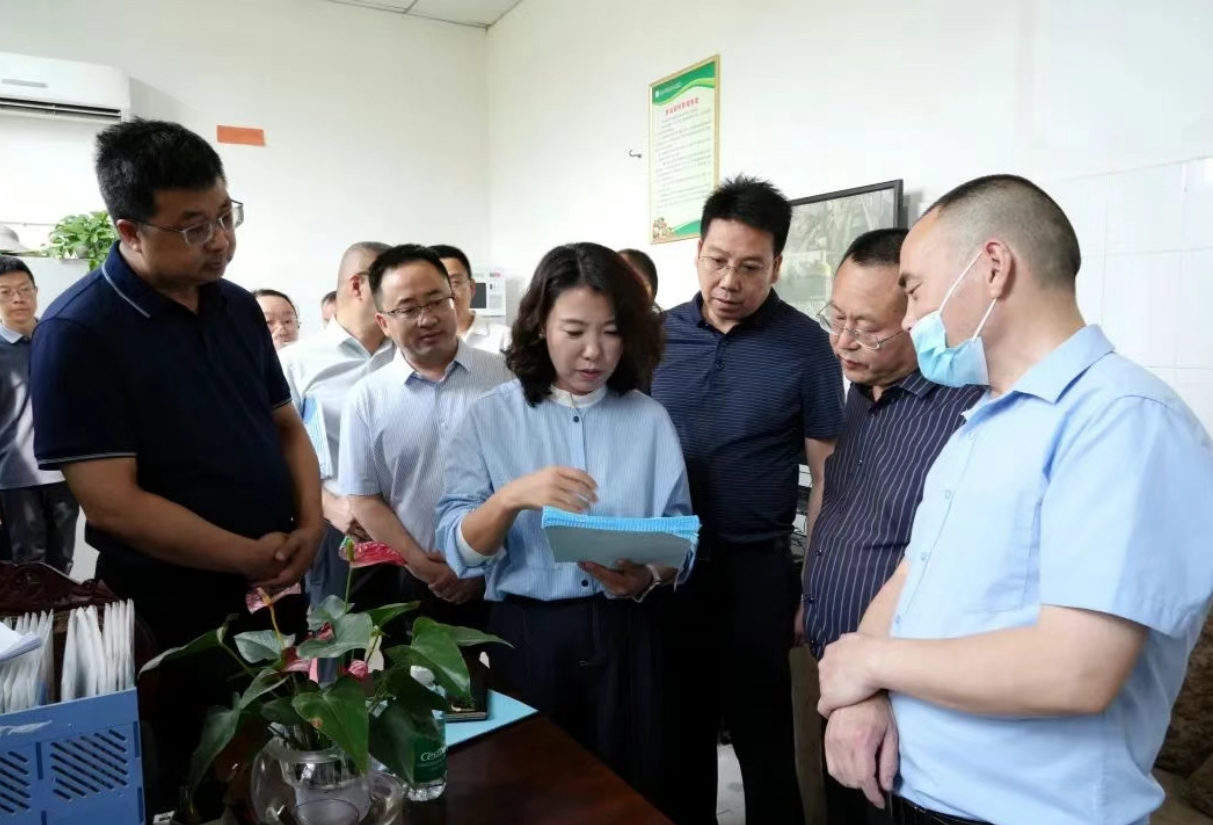 副市长格日乐到剑阁职中督导检查学校食堂食品安全工作