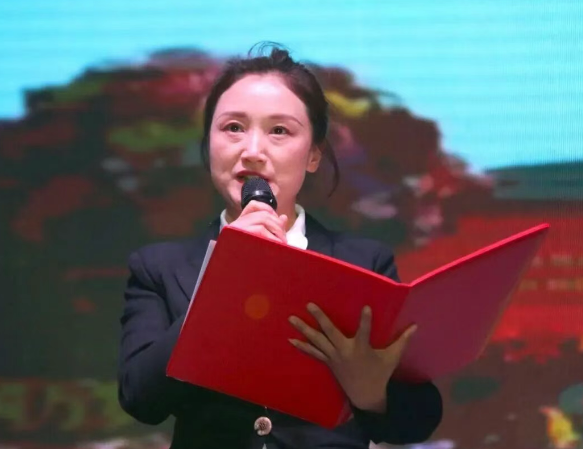 廿载灯明育桃李 丹心笔润绽芳华——记剑阁县优秀班主任罗永兰老师