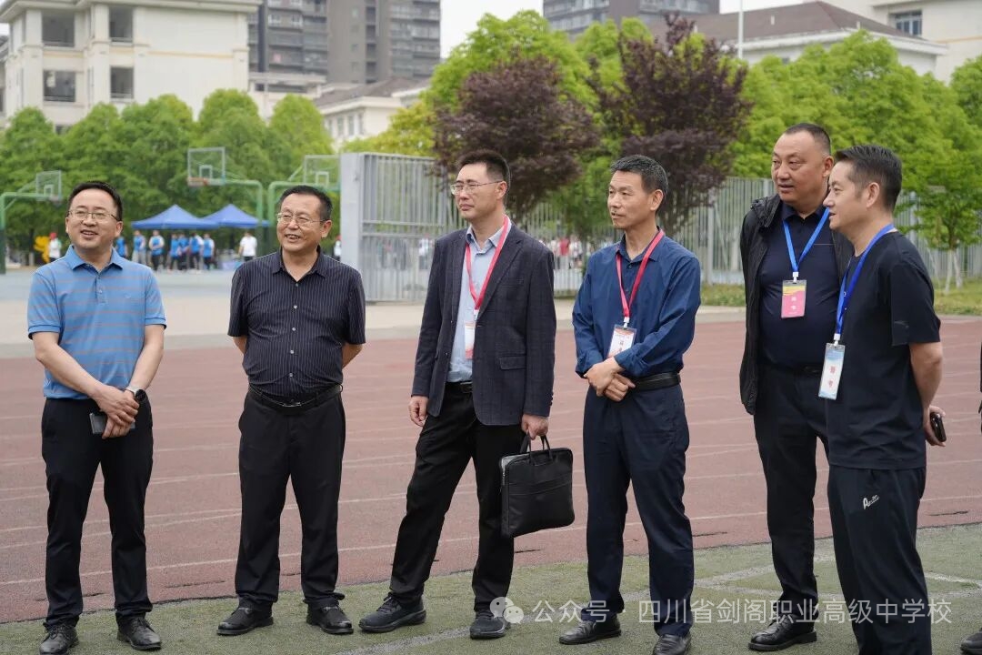蔡邦金到剑阁职中督导检查中考体考及德育工作